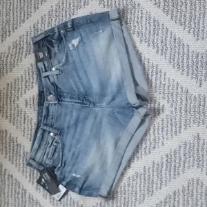 Silver Jeans Plus Size Suki Curvy Fit Mid Rise Shorts Size 33