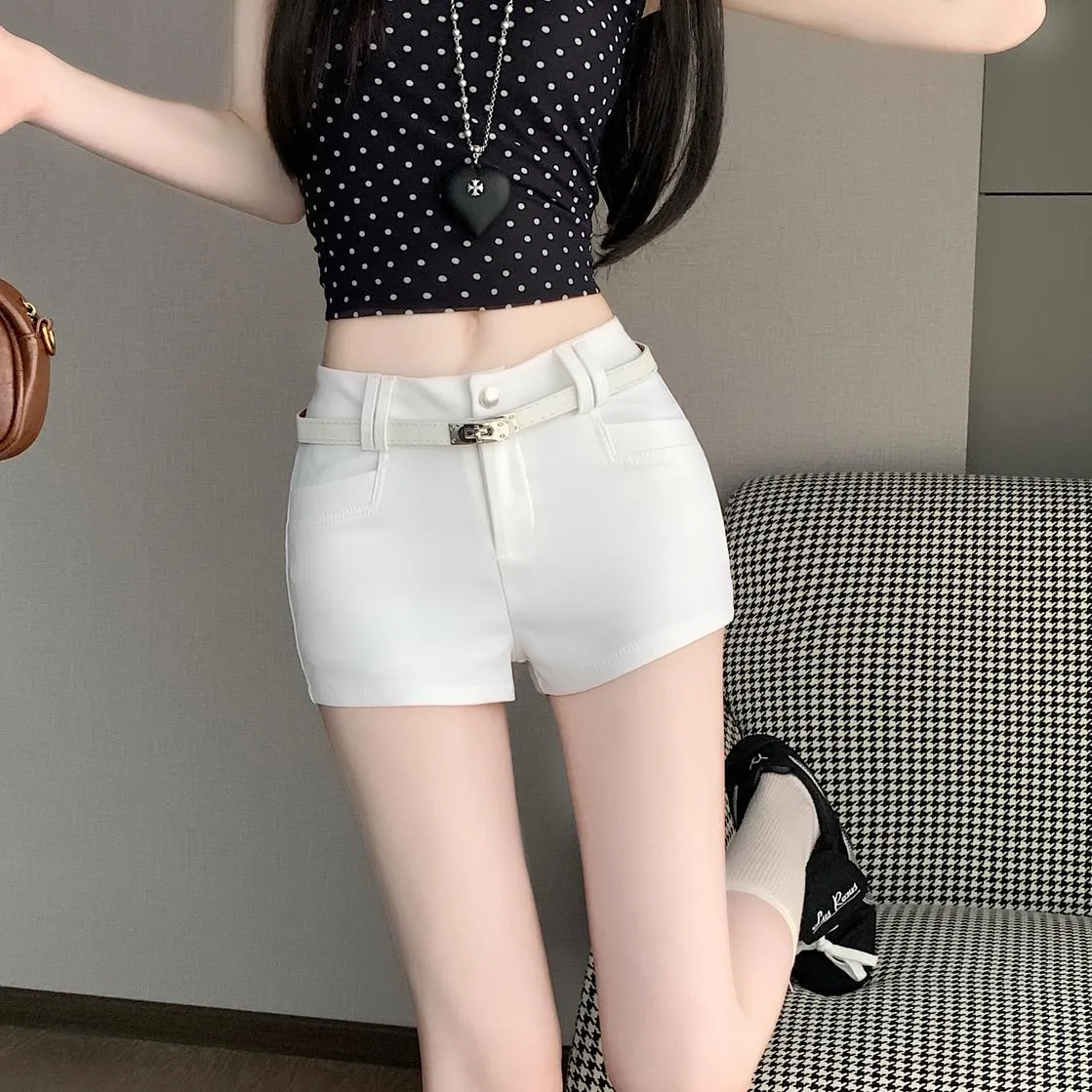 Stylish and Slimming Women's Solid Chino Shorts