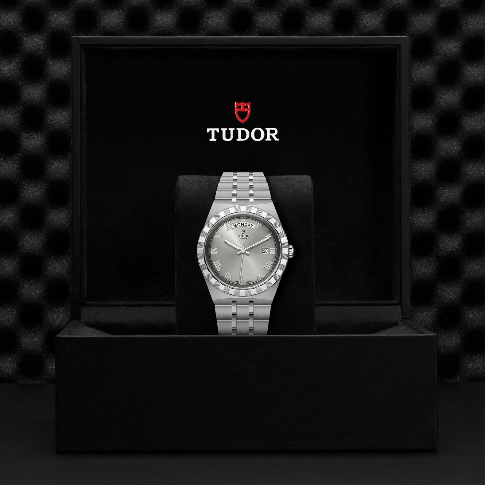 TUDOR ROYAL