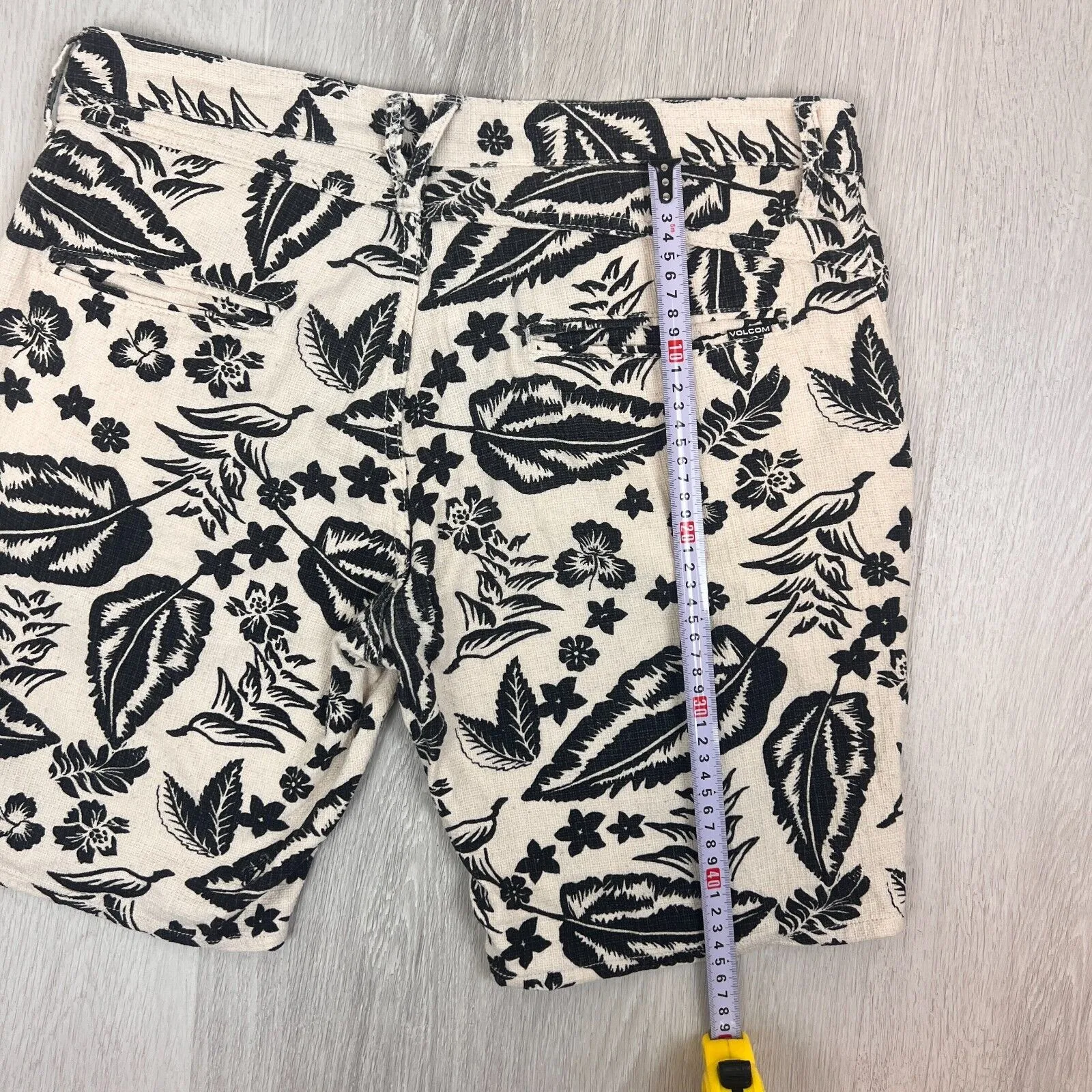 Volcom Mens Pattern Chino Shorts Size 34