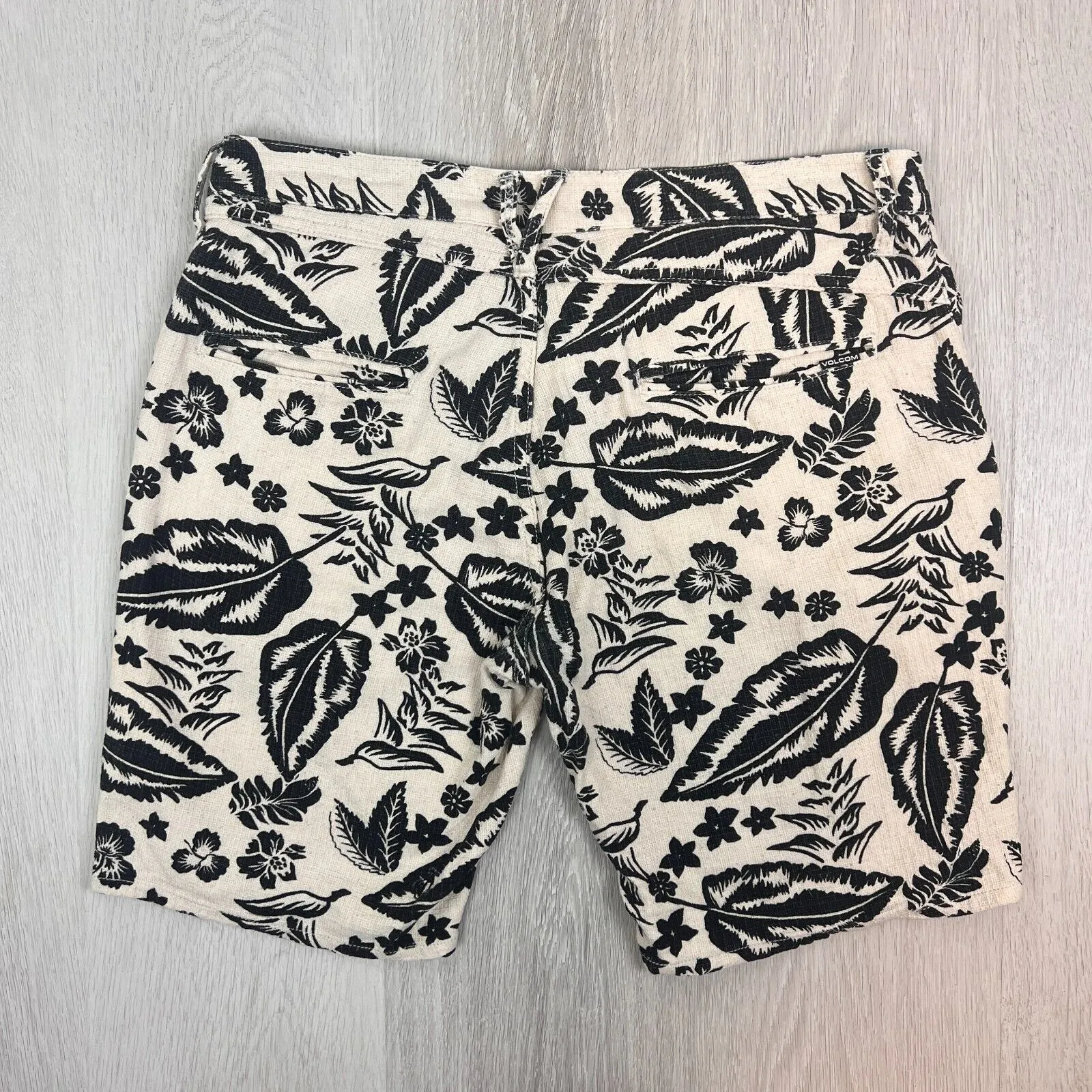 Volcom Mens Pattern Chino Shorts Size 34