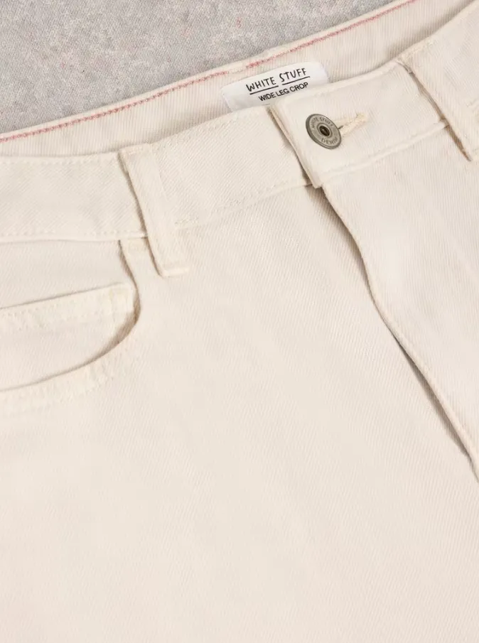 WHITE STUFF<BR>
Tia Crop Jeans<BR>
Blue, White<BR>