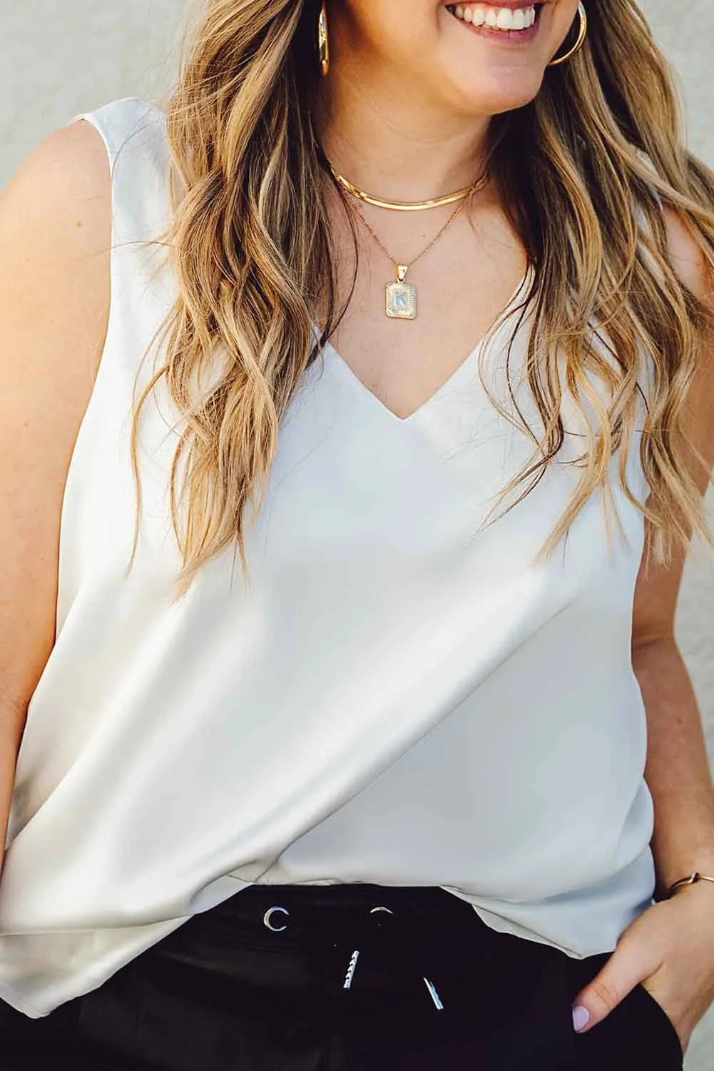 White V Neck Open Back Sleeveless Plus Size Top