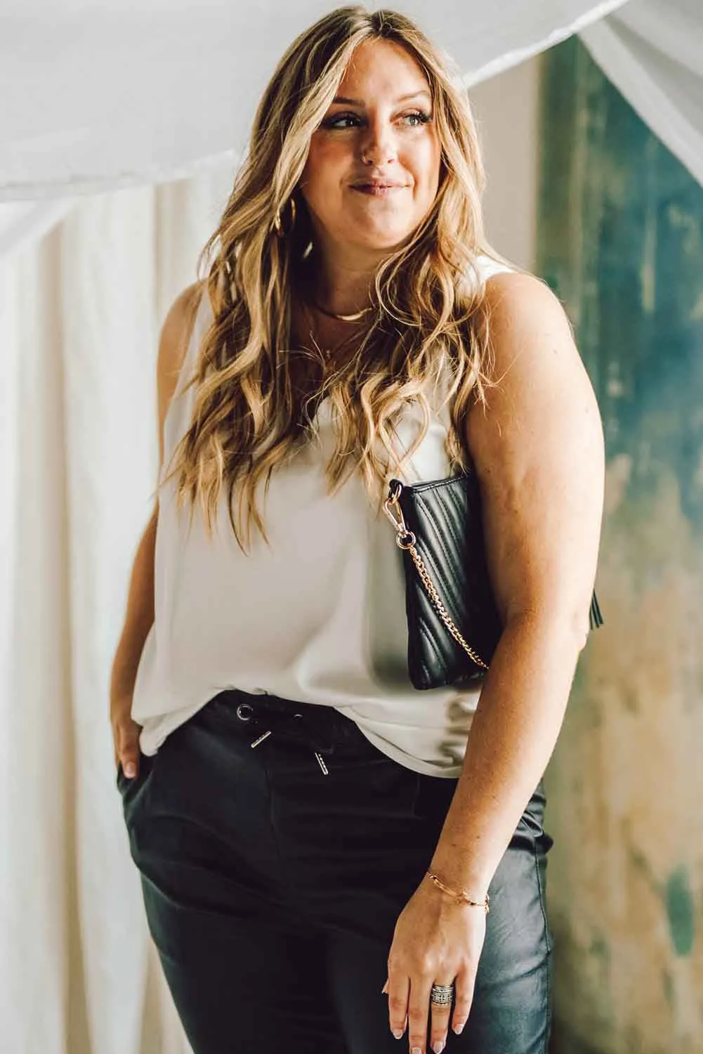 White V Neck Open Back Sleeveless Plus Size Top