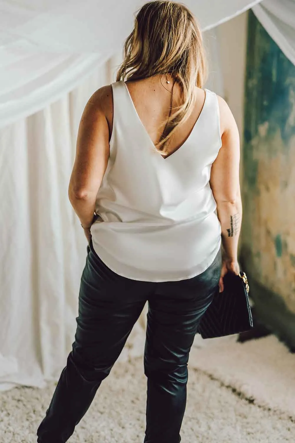 White V Neck Open Back Sleeveless Plus Size Top