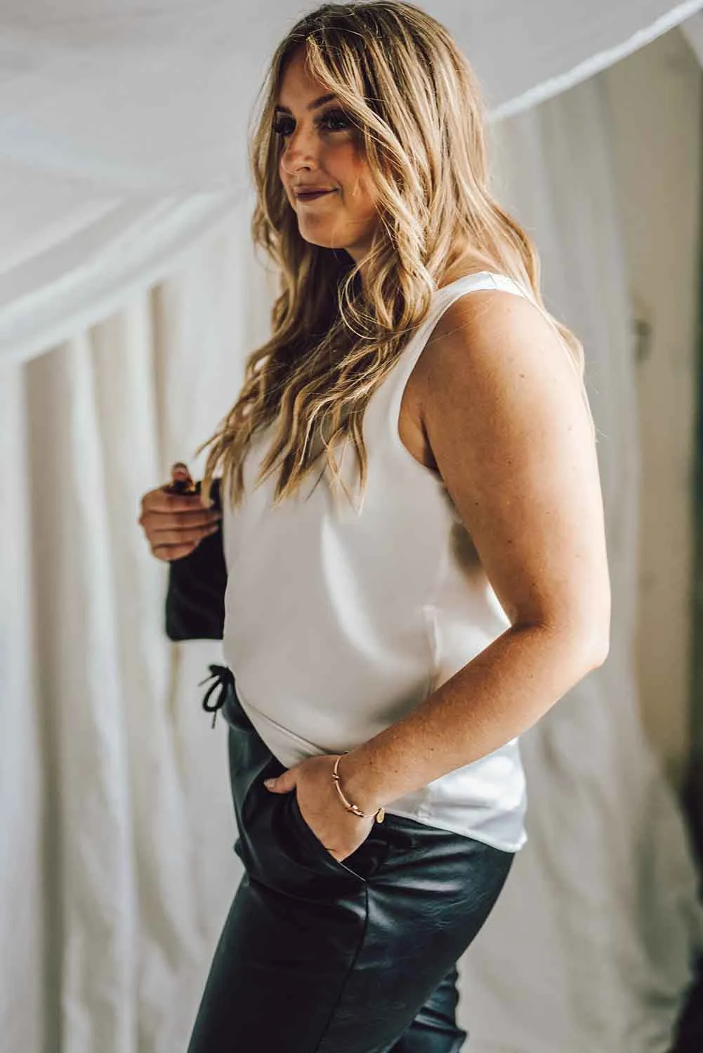 White V Neck Open Back Sleeveless Plus Size Top