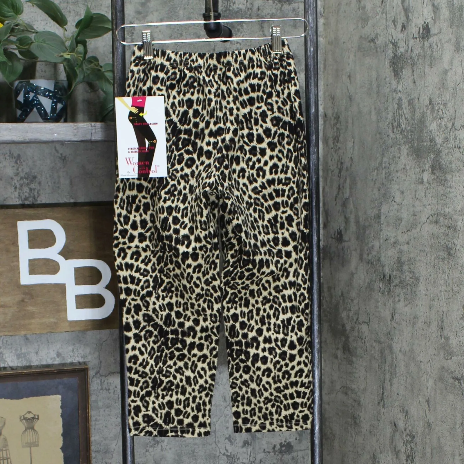 Women with Control Petite Pull-On Printed Crop Pants
