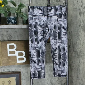 Women with Control Renee's Petite Reversible Crop Pants Black Abstract PXS