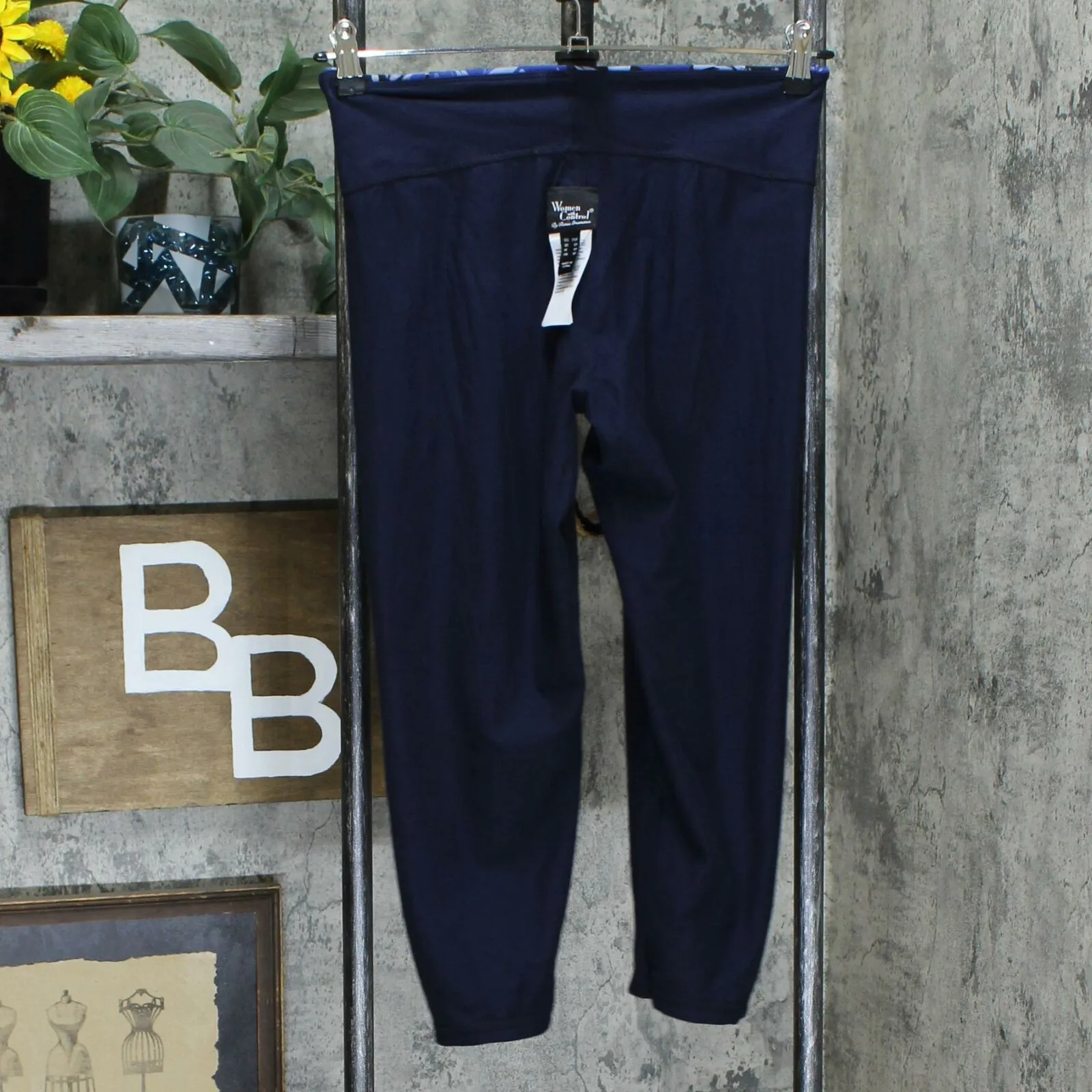 Women with Control Women's Petite Reversible Crop Pants Navy / Leaf PXS